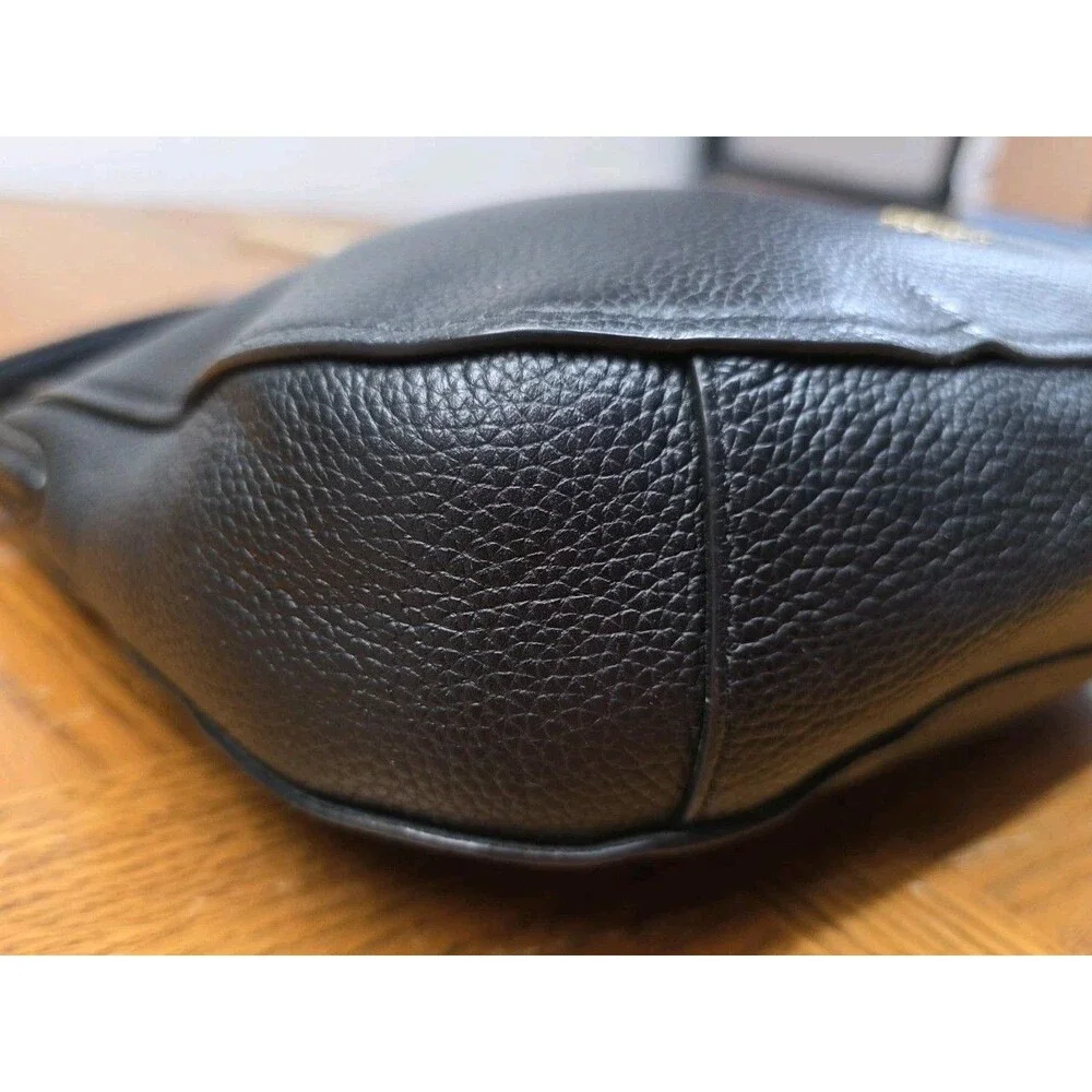 Coach Chelsea Hobo Black Pebbled Leather Crossbody Shoulder Bag Great Cond